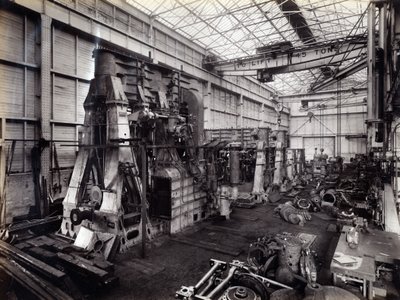 Yard no. 647, Baikal. Mostra i motori principali per il traghetto rompighiaccio Baikal in fase di assemblaggio nell